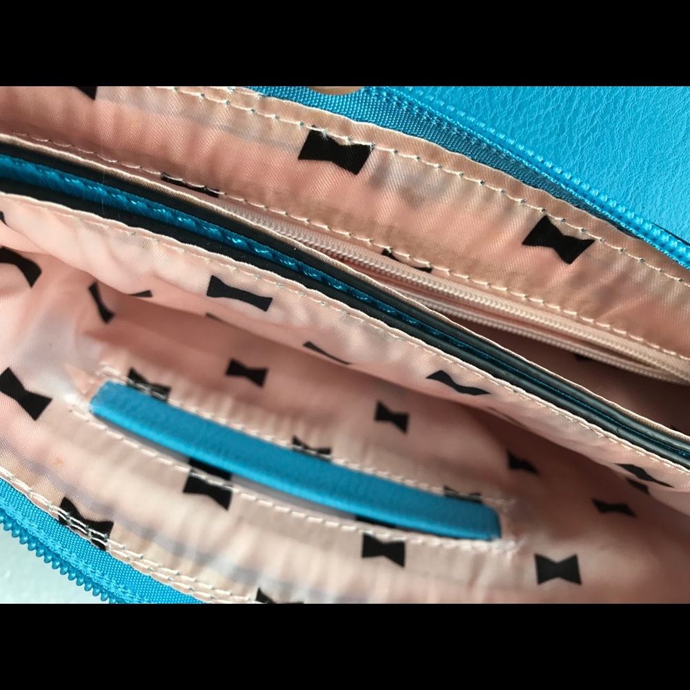 ISABELLE VEGAN LEATHER CROSSBODY PURSE - Picture 6 of 7